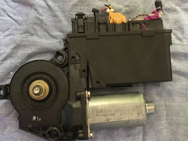 bontott AUDI A4 B6 Bal első Ablakemelő Szerkezet (Elektromos)