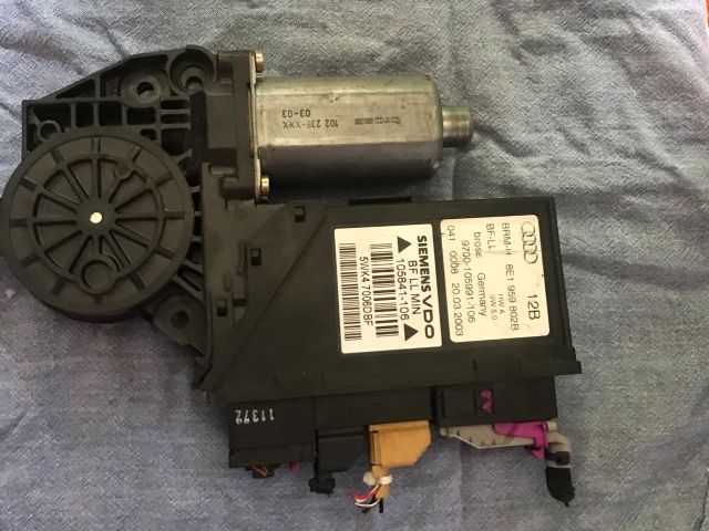 bontott AUDI A4 B6 Bal első Ablakemelő Szerkezet (Elektromos)