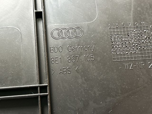 bontott AUDI A4 B6 Bal első Ajtó Kárpit