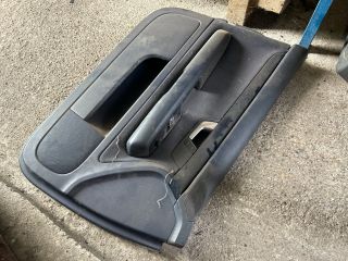 bontott AUDI A4 B6 Bal első Ajtó Kárpit