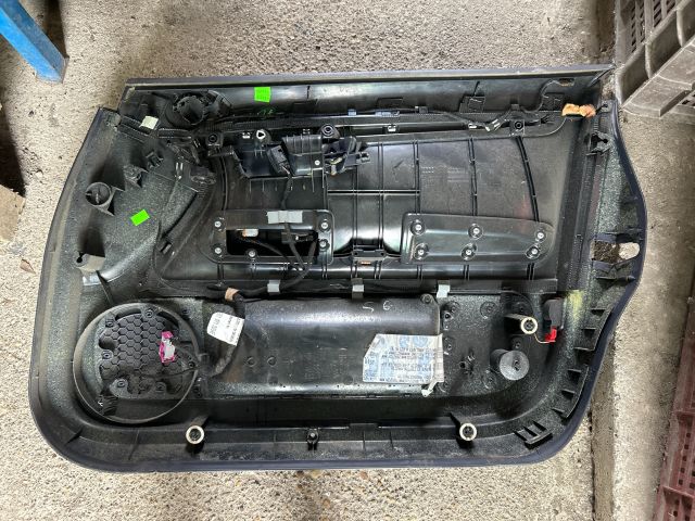 bontott AUDI A4 B6 Bal első Ajtó Kárpit