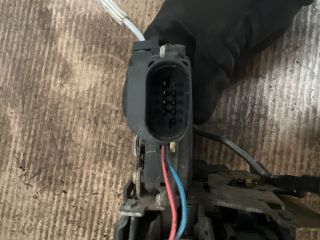 bontott AUDI A4 B6 Bal első Ajtózár