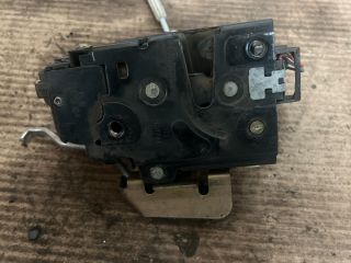 bontott AUDI A4 B6 Bal első Ajtózár