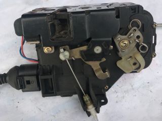 bontott AUDI A4 B6 Bal első Ajtózár