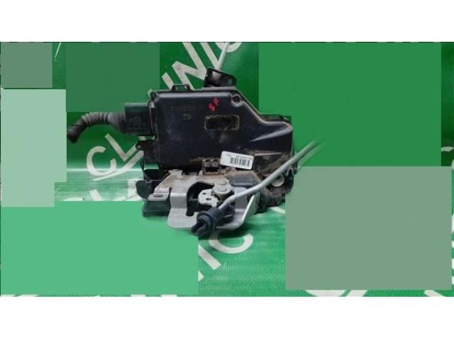 bontott AUDI A4 B6 Bal első Ajtózár