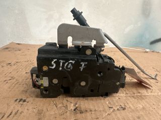 bontott AUDI A4 B6 Bal első Ajtózár