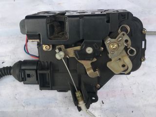 bontott AUDI A4 B6 Bal első Ajtózár