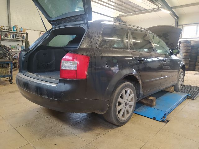 bontott AUDI A4 B6 Bal első Belső Küszöb Burkolat