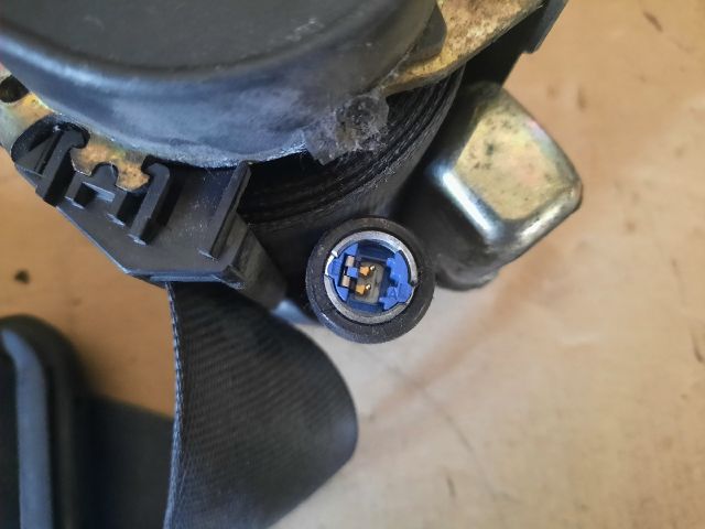 bontott AUDI A4 B6 Bal első Biztonsági Öv