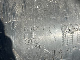 bontott AUDI A4 B6 Bal első Dobbetét (Kerékjárati, Műanyag)