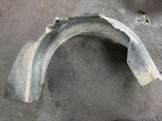 bontott AUDI A4 B6 Bal első Dobbetét (Kerékjárati, Műanyag)