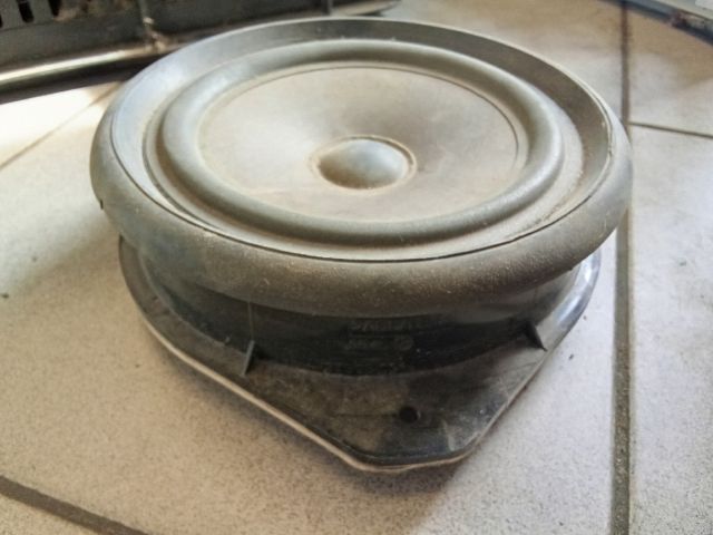 bontott AUDI A4 B6 Bal első Hangszóró