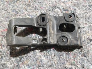 bontott AUDI A4 B6 Bal első Küszöb Tartó