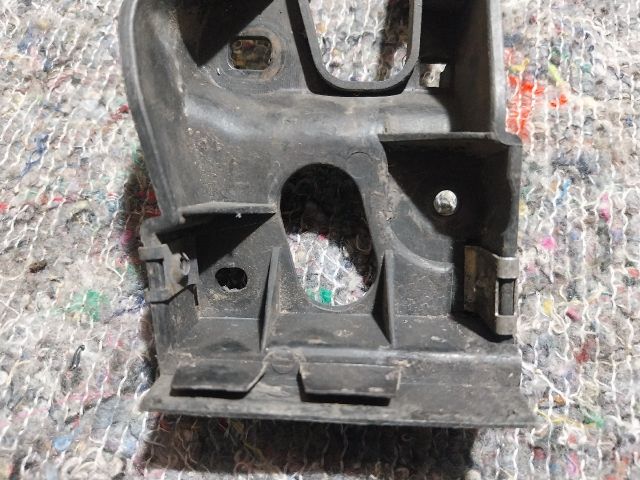 bontott AUDI A4 B6 Bal első Küszöb Tartó