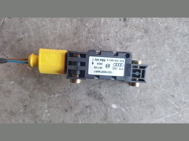 bontott AUDI A4 B6 Bal első Oldal Ütközés Érzékelő