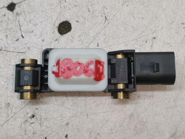 bontott AUDI A4 B6 Bal első Oldal Ütközés Érzékelő