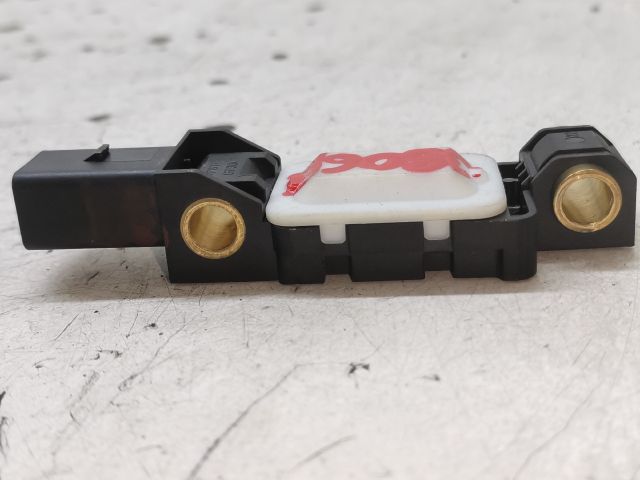 bontott AUDI A4 B6 Bal első Oldal Ütközés Érzékelő