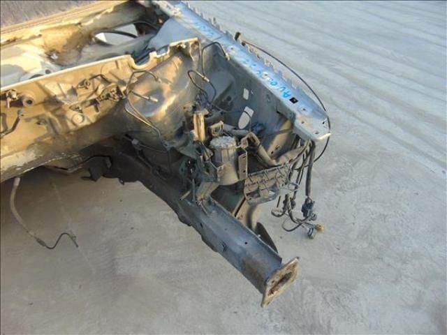 bontott AUDI A4 B6 Bal első Ütközéscsillapító