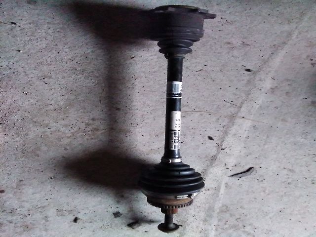 bontott AUDI A4 B6 Bal Féltengely