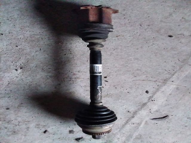 bontott AUDI A4 B6 Bal Féltengely