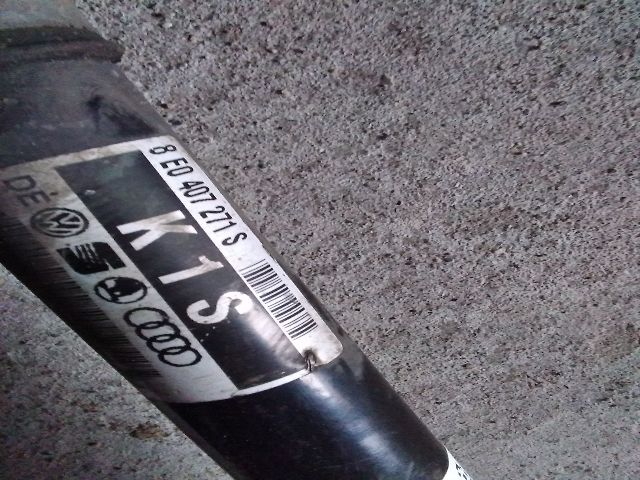 bontott AUDI A4 B6 Bal Féltengely