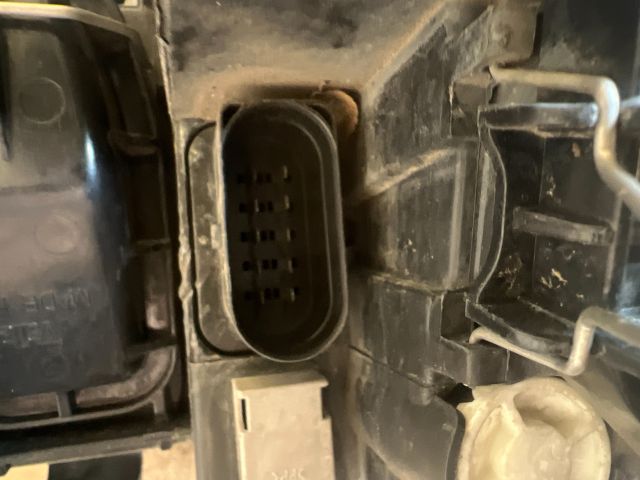 bontott AUDI A4 B6 Bal Fényszóró