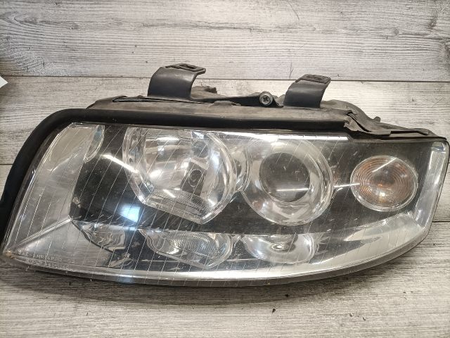 bontott AUDI A4 B6 Bal Fényszóró