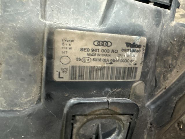 bontott AUDI A4 B6 Bal Fényszóró