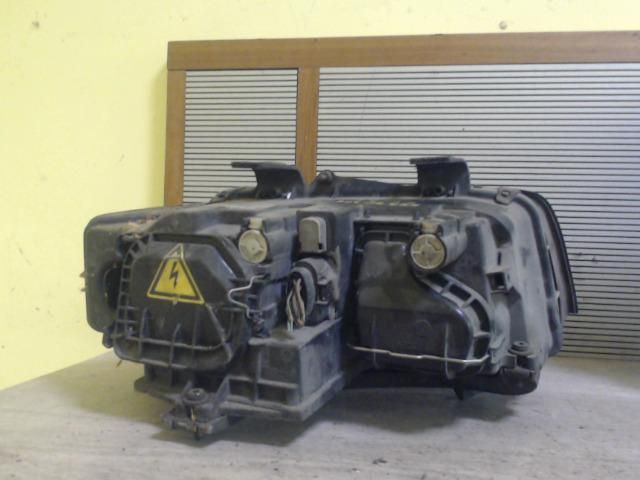 bontott AUDI A4 B6 Bal Fényszóró