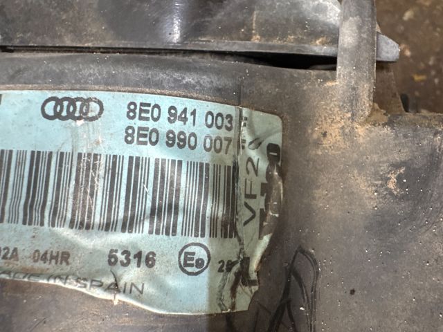 bontott AUDI A4 B6 Bal Fényszóró