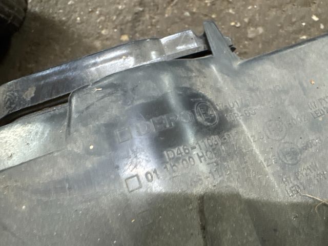 bontott AUDI A4 B6 Bal Fényszóró