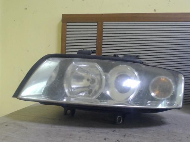 bontott AUDI A4 B6 Bal Fényszóró