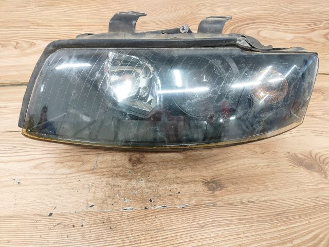 bontott AUDI A4 B6 Bal Fényszóró