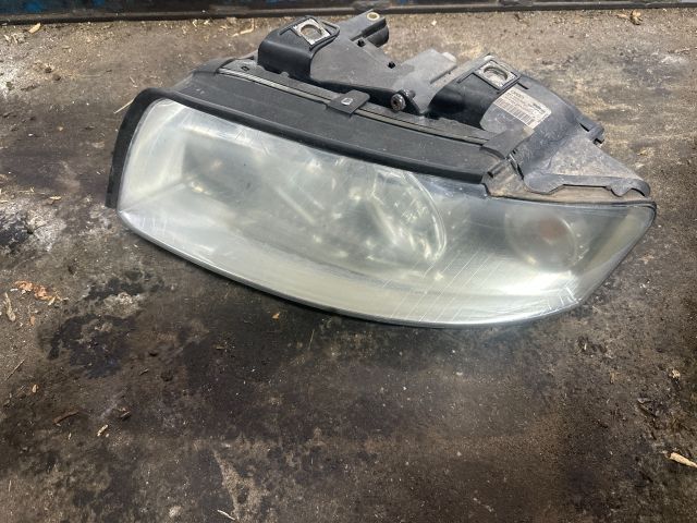 bontott AUDI A4 B6 Bal Fényszóró