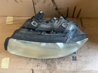 bontott AUDI A4 B6 Bal Fényszóró