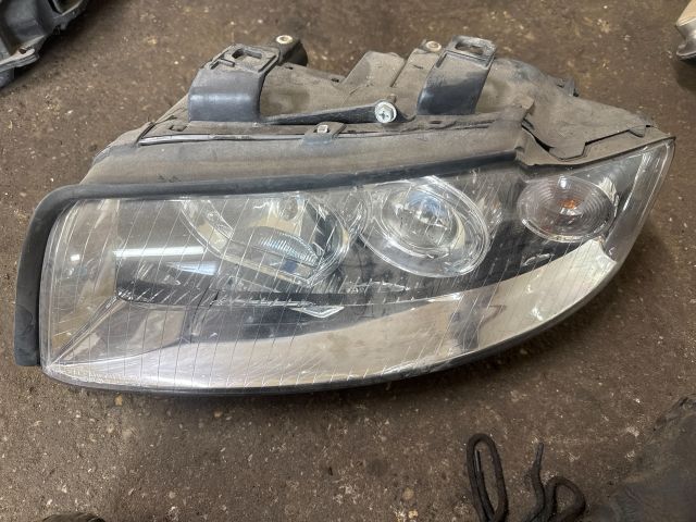 bontott AUDI A4 B6 Bal Fényszóró