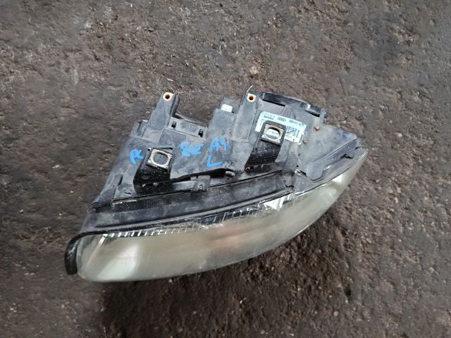 bontott AUDI A4 B6 Bal Fényszóró