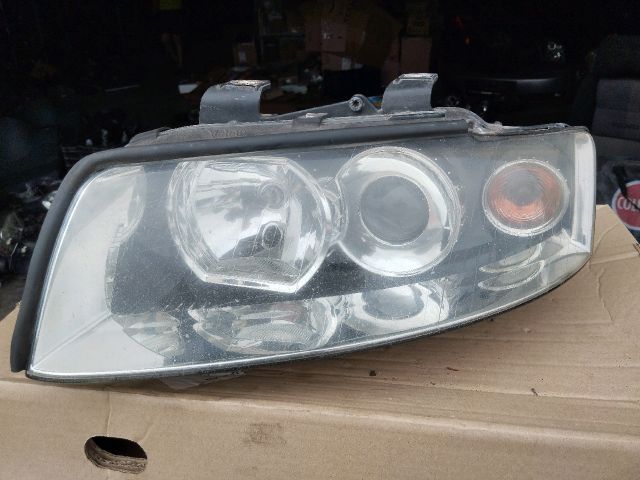 bontott AUDI A4 B6 Bal Fényszóró