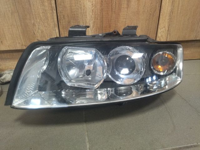 bontott AUDI A4 B6 Bal Fényszóró