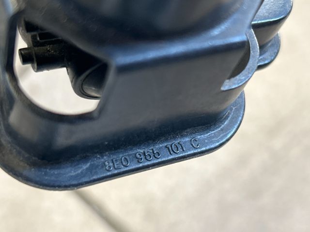 bontott AUDI A4 B6 Bal Fényszórómosó Fúvóka