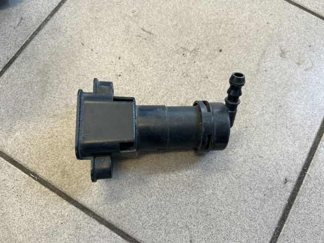 bontott AUDI A4 B6 Bal Fényszórómosó Fúvóka