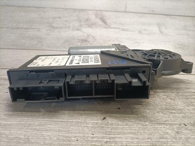 bontott AUDI A4 B6 Bal hátsó Ablakemelő Motor