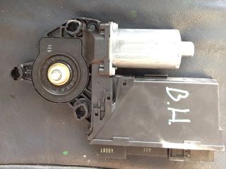 bontott AUDI A4 B6 Bal hátsó Ablakemelő Motor