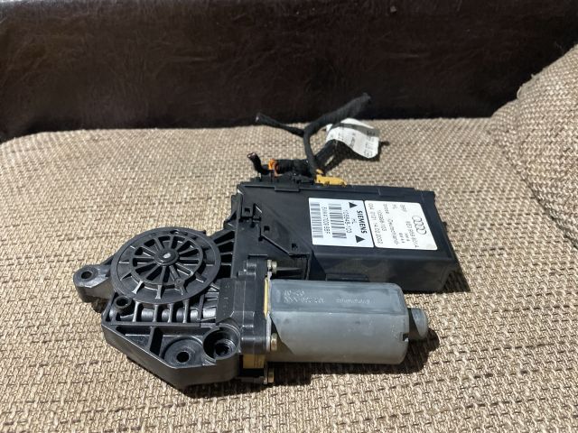 bontott AUDI A4 B6 Bal hátsó Ablakemelő Motor