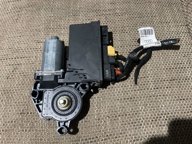 bontott AUDI A4 B6 Bal hátsó Ablakemelő Motor