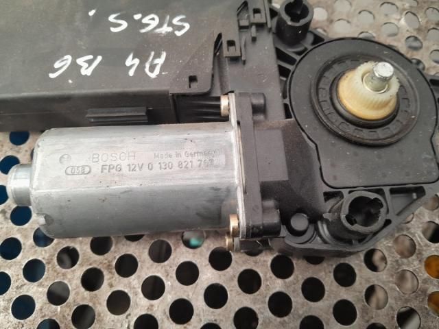 bontott AUDI A4 B6 Bal hátsó Ablakemelő Motor