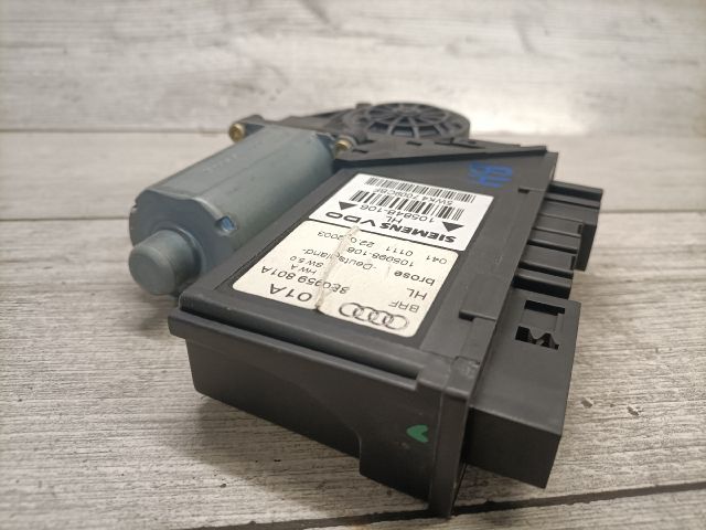 bontott AUDI A4 B6 Bal hátsó Ablakemelő Motor