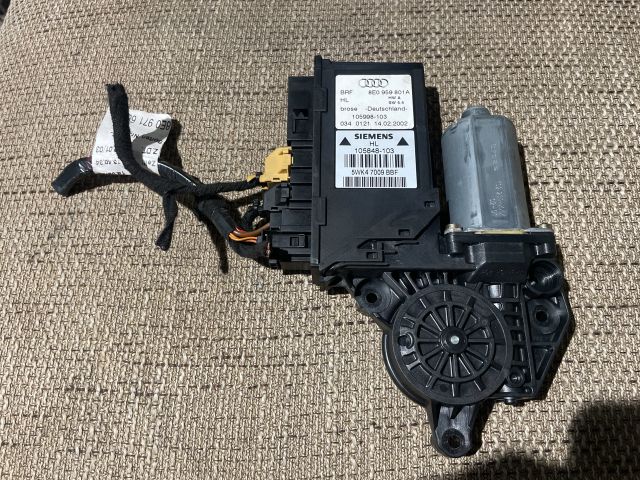 bontott AUDI A4 B6 Bal hátsó Ablakemelő Motor