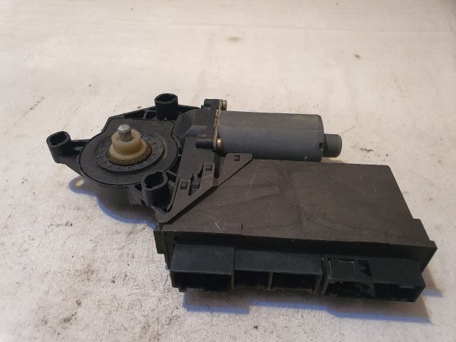 bontott AUDI A4 B6 Bal hátsó Ablakemelő Motor