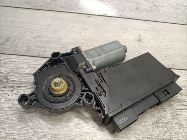 bontott AUDI A4 B6 Bal hátsó Ablakemelő Motor